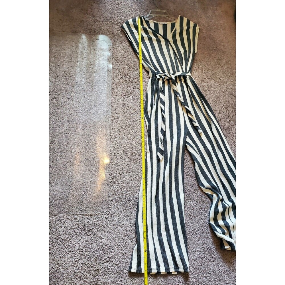 Acemi Striped Jumpsuit Cropped Leg Elastic At Waist Modesty Button At Chest - Picture 5 of 8